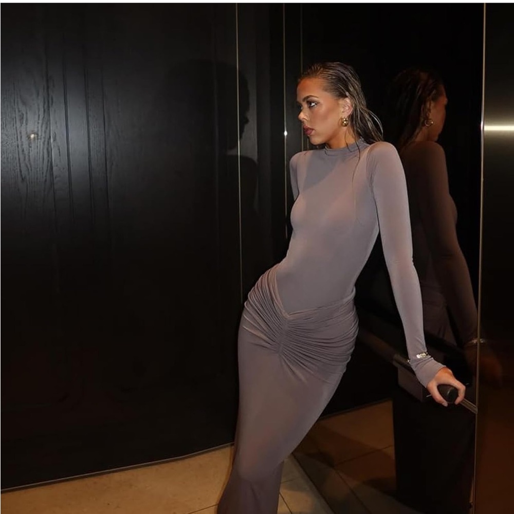 Elegant Long Sleeve Gray Dress - Picture 3 of 7